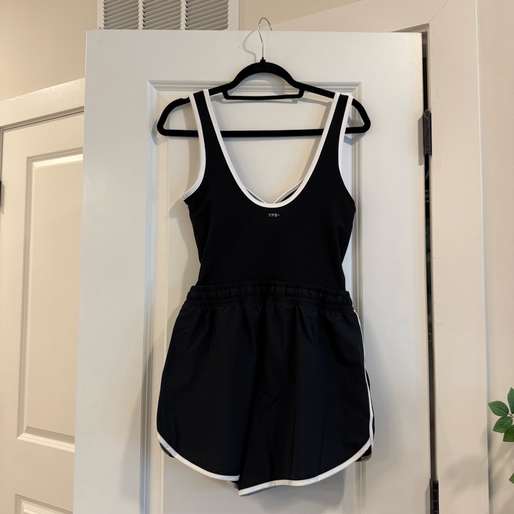 YPB Abercrombie and Fitch Black and White Athletic Romper. Size M - Picture 3 of 3